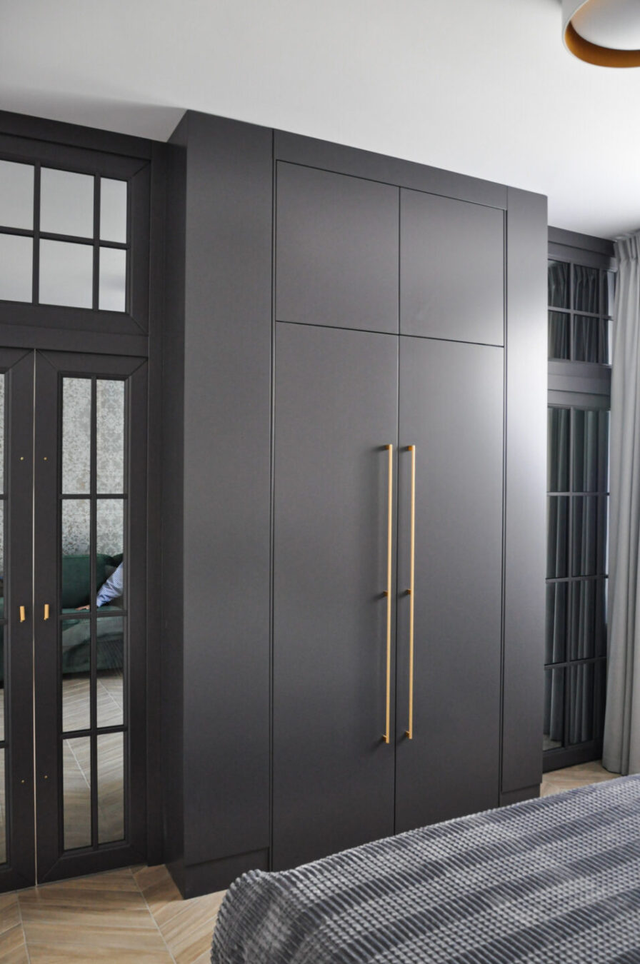 main image: Jak wybrać odpowiednią szafę do wnętrza?